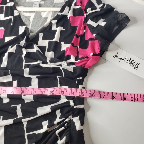 Joseph Ribkoff Faux Wrap Tunic Bold Geometric Rouched QR Code Print Mod Vacation - Picture 13 of 15